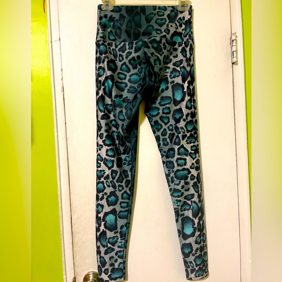 Onzie Blue, Grey Leopard Print, Sz s - Picture 8 of 10